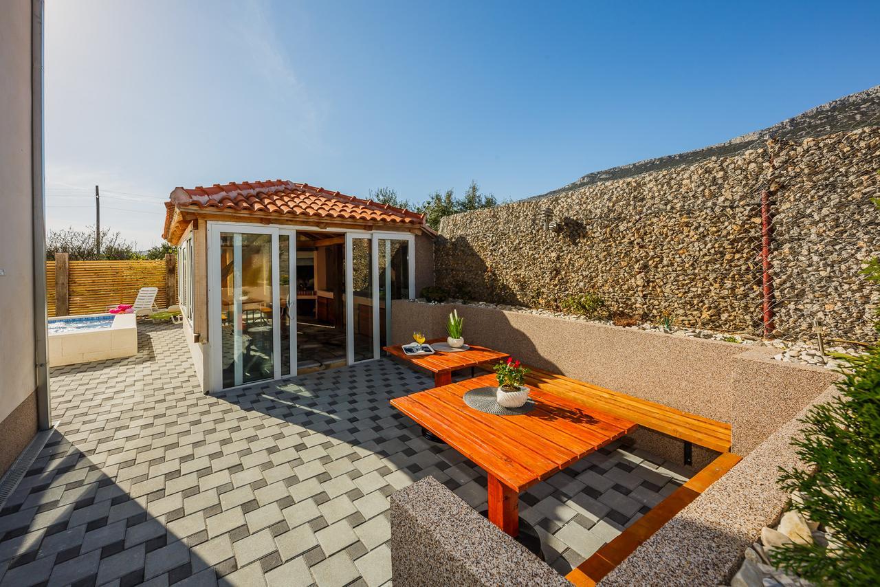 Holiday Home Chester With Heated Pool Kaštela Eksteriør billede